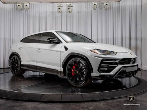 Used 2021 Lamborghini Urus AWD/4WD image 19