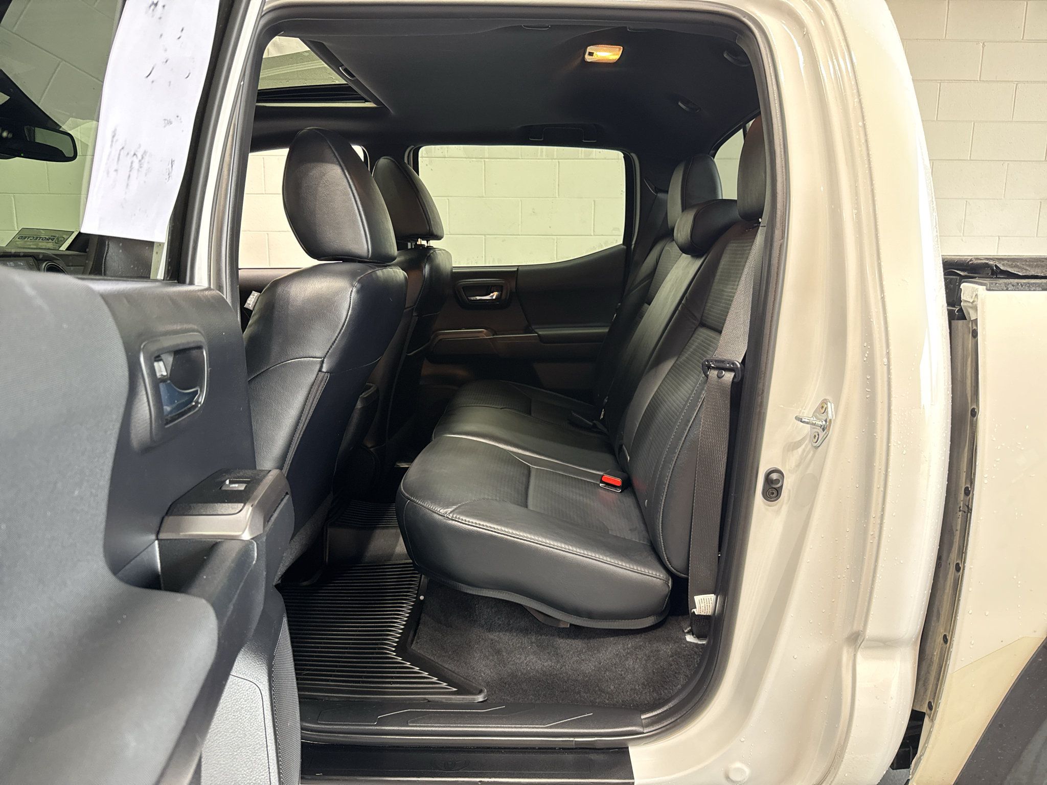 Used 2021 Toyota Tacoma TRD Off-Road w/ TRD Premium Off Road Package AWD/4WD image 10