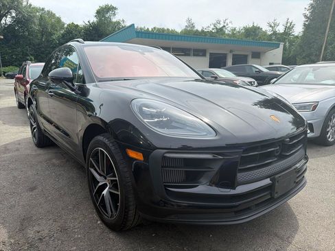 Used 2023 Porsche Macan S AWD/4WD image 3