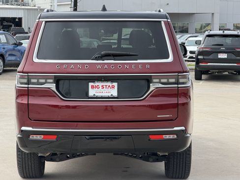Used 2024 Jeep Grand Wagoneer L Series III AWD/4WD image 10
