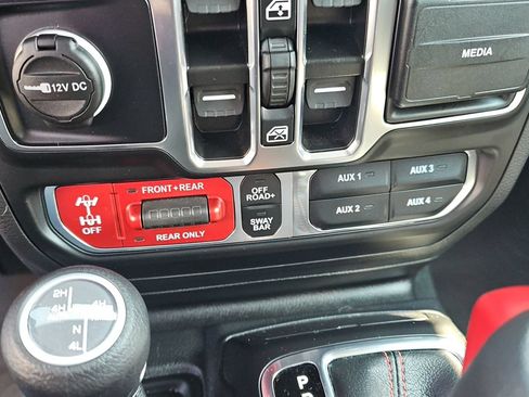 Used 2023 Jeep Wrangler Unlimited Rubicon w/ Steel Bumper Group AWD/4WD image 19