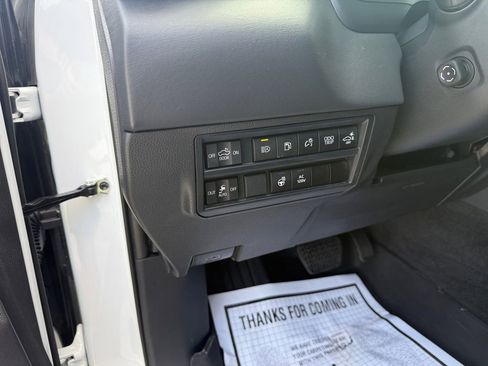 Used 2024 Toyota Tundra Platinum AWD/4WD image 21