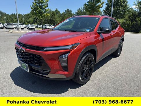 Used 2024 Chevrolet Trax ACTIV w/ Driver Confidence Package FWD image 3