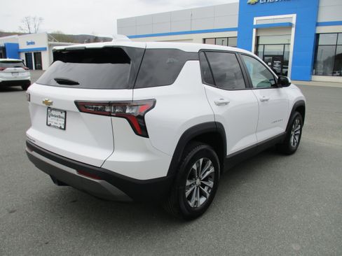 Used 2025 Chevrolet Equinox LT AWD/4WD image 5