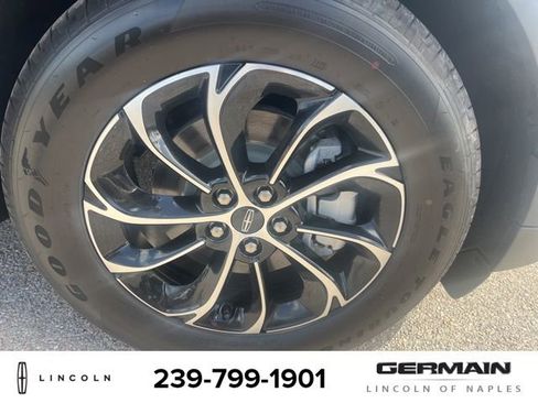 Certified 2026 Lincoln Nautilus Premier image 6