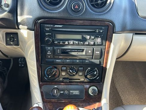 Used 2000 MAZDA MX-5 Miata image 17