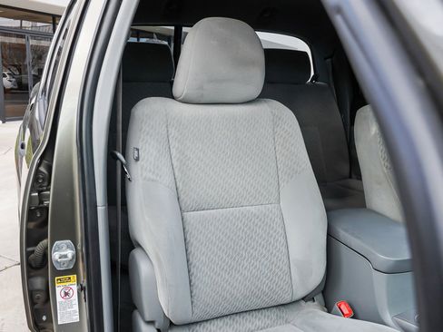 Used 2011 Toyota Tacoma 4x4 Double Cab w/ SR5 Pkg #2 image 24