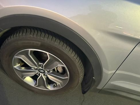 Used 2014 Hyundai Santa Fe GLS FWD image 9