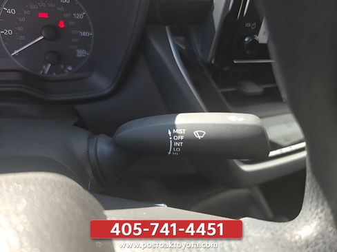 Used 2025 Toyota Corolla LE FWD image 18