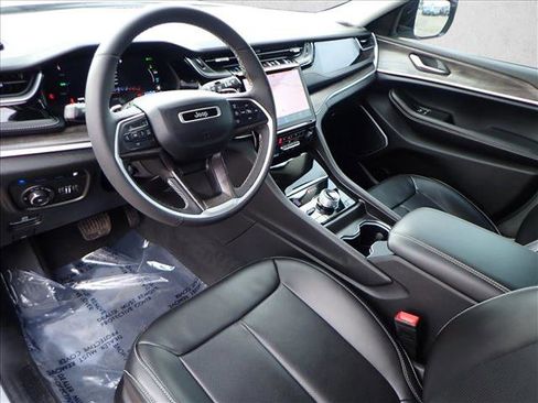 Used 2024 Jeep Grand Cherokee Limited 4xe image 12