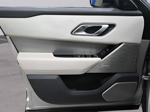 Used 2018 Land Rover Range Rover Velar R-Dynamic SE AWD/4WD image 9