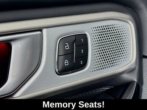 Used 2023 Ford Explorer Platinum w/ Technology Package AWD/4WD image 37