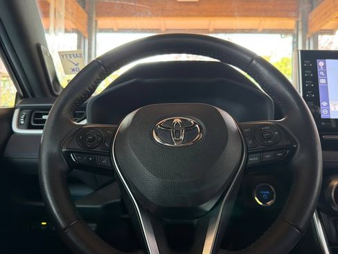 Used 2022 Toyota RAV4 XSE AWD/4WD image 32