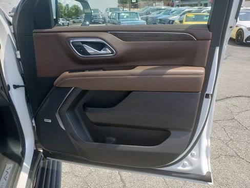 Used 2024 Chevrolet Tahoe High Country w/ Premium Package 2 AWD/4WD image 23