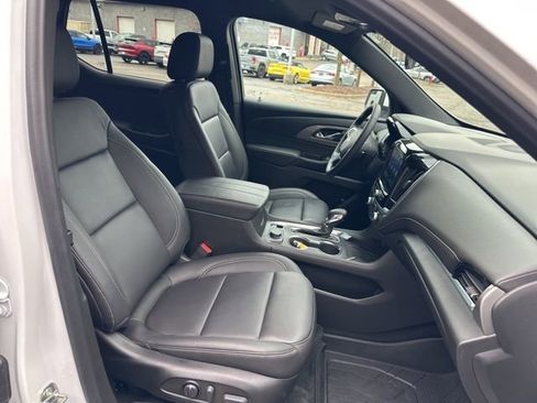 Used 2023 Chevrolet Traverse LT w/ LPO, Floor Liner Package image 32