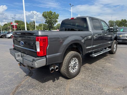 Used 2018 Ford F250 XLT w/ XLT Premium Package AWD/4WD image 5