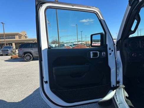 New 2026 Jeep Wrangler Unlimited Rubicon AWD/4WD image 15