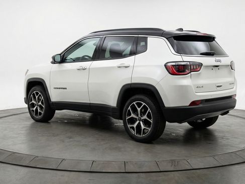 Used 2025 Jeep Compass Limited image 6