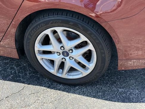 Used 2016 Ford Fusion SE FWD image 8