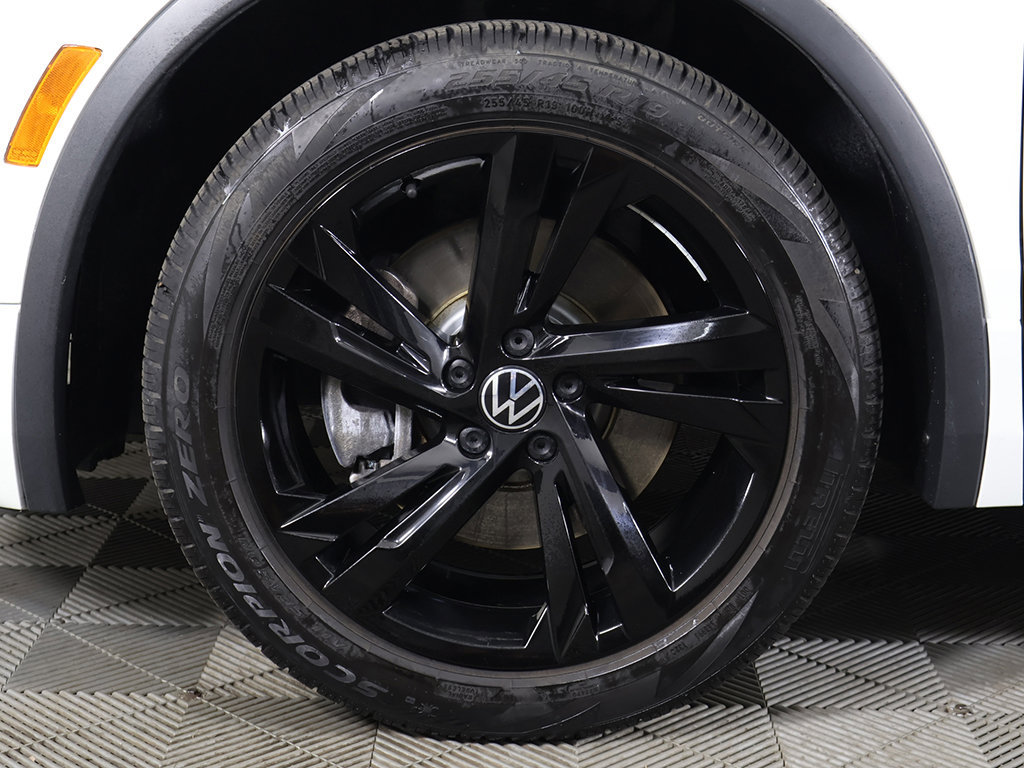Used 2023 Volkswagen Tiguan SE R-Line FWD image 24