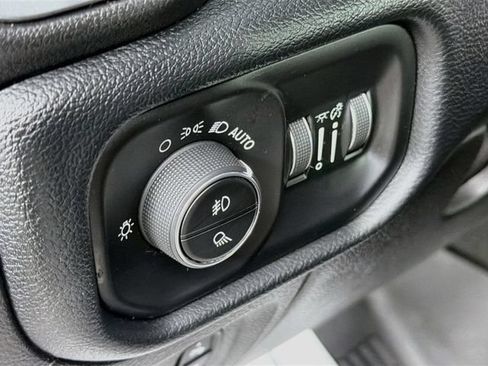 Used 2021 RAM 1500 Laramie AWD/4WD image 10