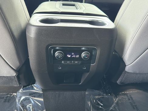 Used 2024 Chevrolet Tahoe LS RWD image 40
