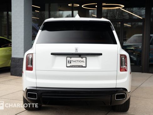 Used 2022 Rolls-Royce Cullinan image 16