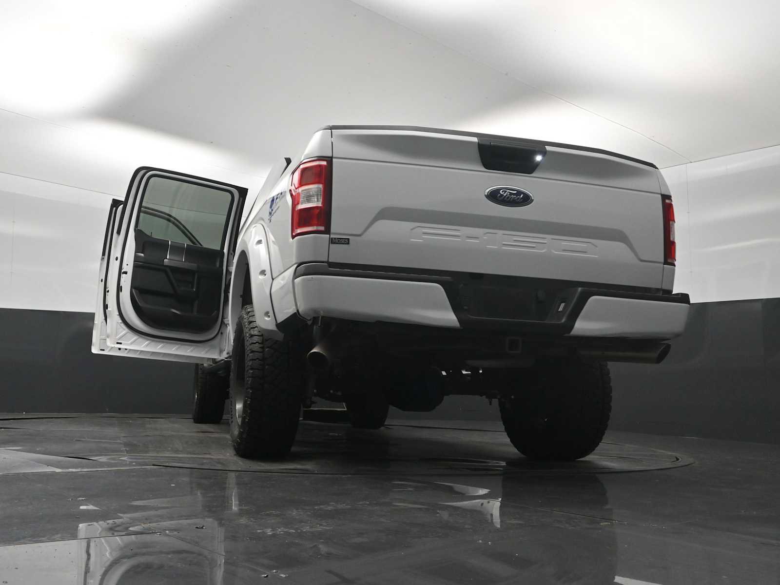 Certified 2019 Ford F150 XLT w/ Equipment Group 302A Luxury AWD/4WD image 29
