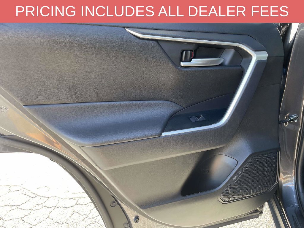 Used 2025 Toyota RAV4 XLE AWD/4WD image 24