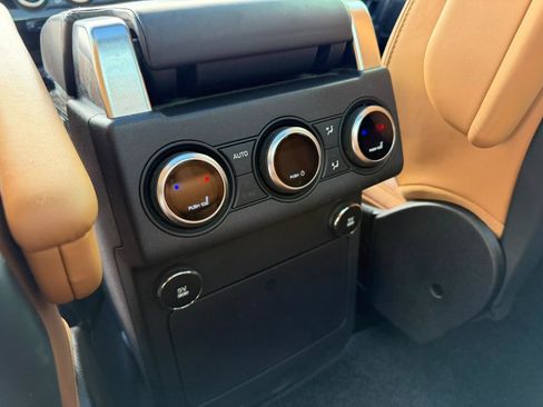 Used 2018 Land Rover Discovery HSE Luxury image 48