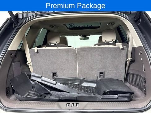 Used 2023 Lincoln Aviator AWD w/ Premium Package image 16