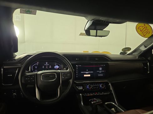 Certified 2025 GMC Sierra 1500 Denali Ultimate image 13