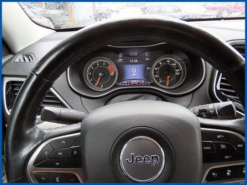 Used 2021 Jeep Cherokee Limited image 14