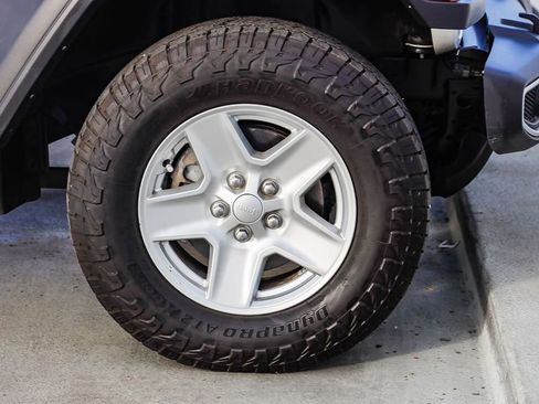 Certified 2023 Jeep Gladiator Sport image 11