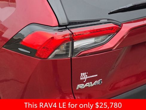 Used 2022 Toyota RAV4 LE image 40
