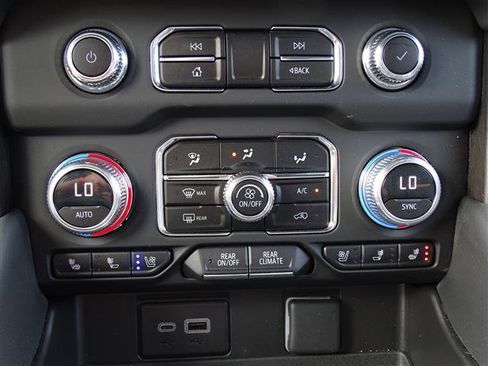 Used 2023 GMC Yukon XL AT4 image 24