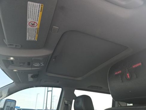 Used 2018 GMC Sierra 2500 SLT w/ Duramax Plus Package AWD/4WD image 18
