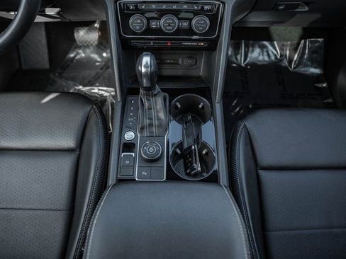 Used 2021 Volkswagen Atlas Cross Sport SEL image 29