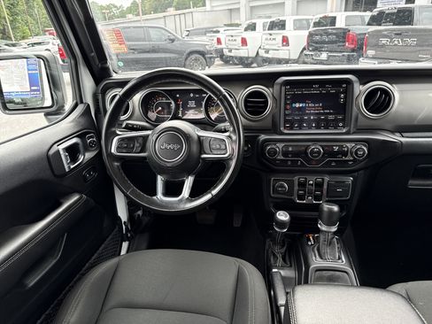 Used 2021 Jeep Gladiator Overland image 25