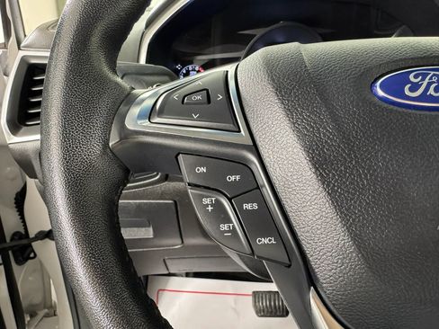 Used 2017 Ford Edge Titanium w/ Technology Package FWD image 15