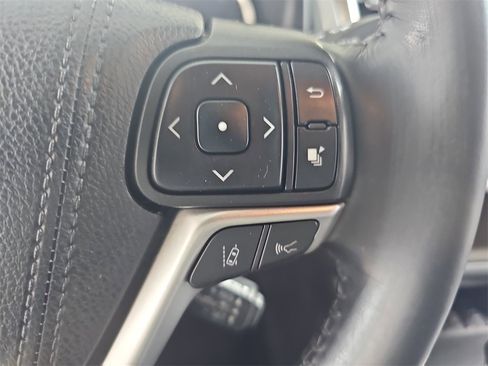 Used 2019 Toyota Highlander Limited image 27
