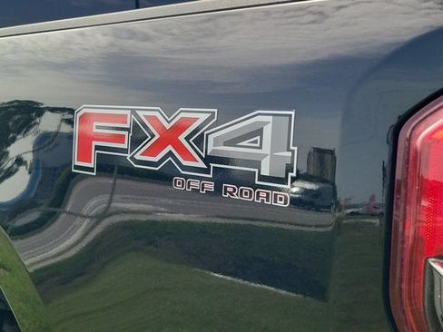 Used 2023 Ford F250 XLT w/ XLT Premium Package AWD/4WD image 9