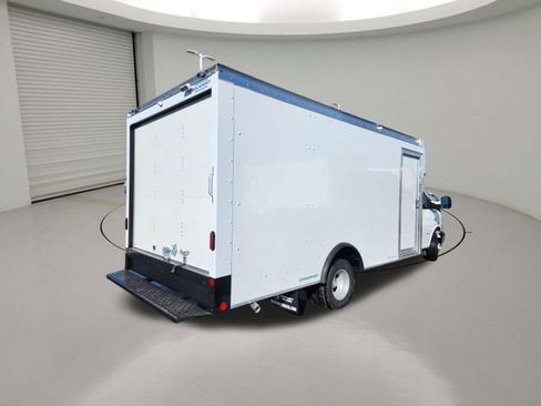 New 2026 Chevrolet Express 4500 w/ Power Convenience Package image 7