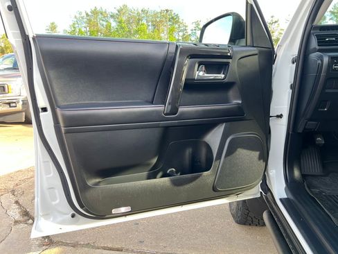 Used 2024 Toyota 4Runner TRD Off-Road Premium w/ Moonroof Package AWD/4WD image 11