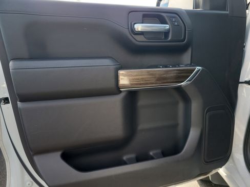 Used 2021 Chevrolet Silverado 1500 RST image 16