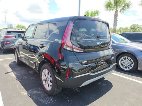 Certified 2025 Kia Soul LX w/ LX Technology Package FWD image 12