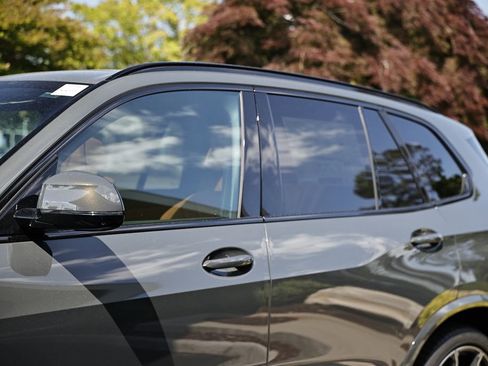 New 2026 BMW X5 xDrive50e w/ M Sport Package AWD/4WD image 8
