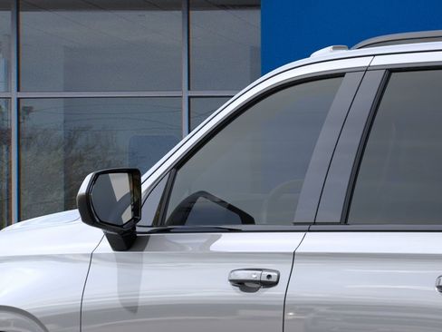 New 2026 Chevrolet Suburban RST w/ Sun And Tow Package AWD/4WD image 12