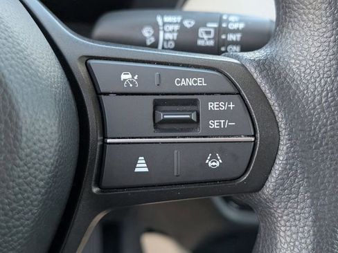 Used 2025 Honda HR-V LX image 14
