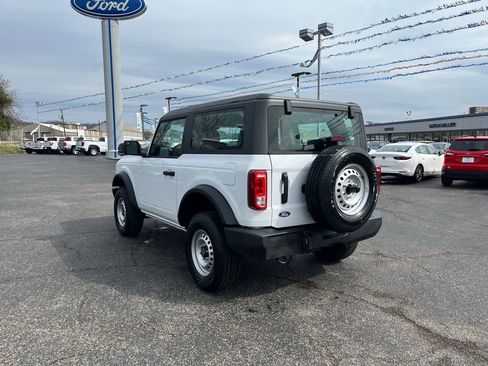 New 2026 Ford Bronco Base image 5